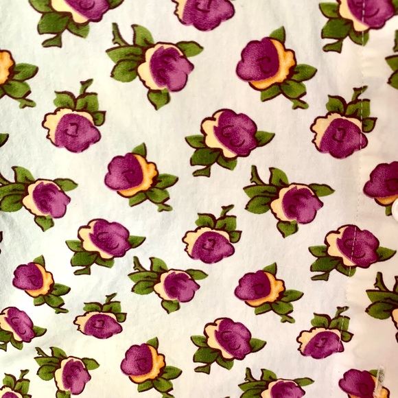 Beautiful oversized cotton button-down with floral print - Picture 3 of 3